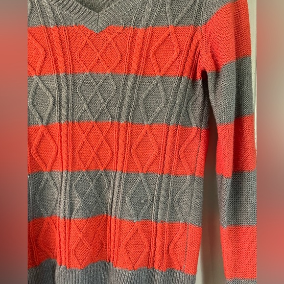 SO Brand Woman’s V-Neck Knit Detail Sweater - Picture 2 of 4